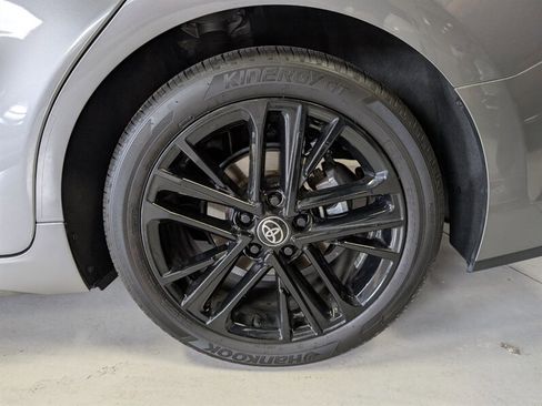 Used 2025 Toyota Camry SE w/ Convenience Package FWD image 14