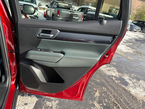 New 2026 GMC Terrain AT4 w/ Convenience Package III image 21