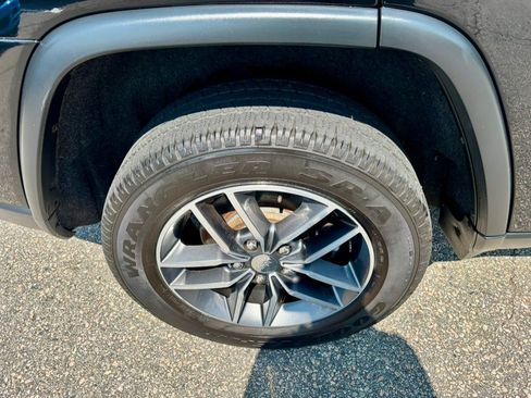 Used 2018 Jeep Grand Cherokee Limited AWD/4WD image 34