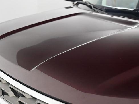 Used 2018 Ford Explorer XLT w/ Equipment Group 202A image 9