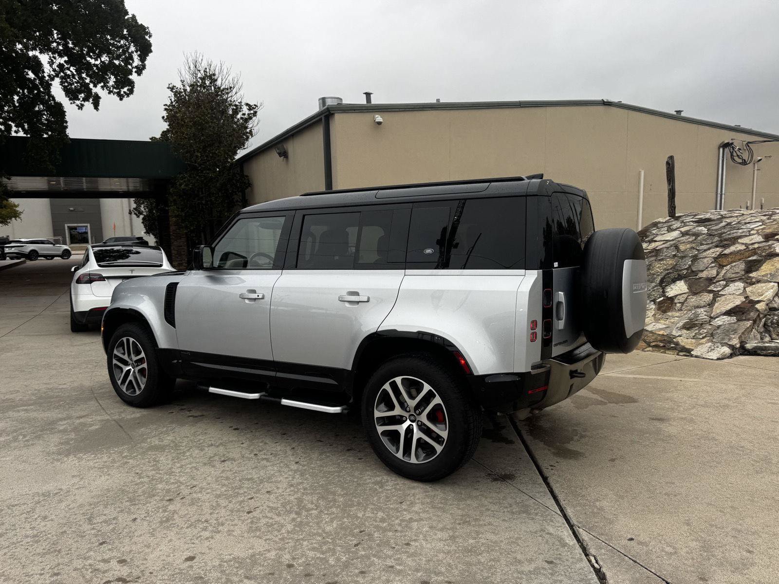 Certified 2021 Land Rover Defender 110 X AWD/4WD image 3