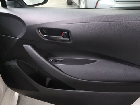 Used 2022 Toyota Corolla LE FWD image 11