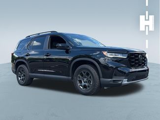 Used 2024 Honda Pilot TrailSport video 1