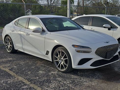 Used 2025 Genesis G70 2.5T image 1