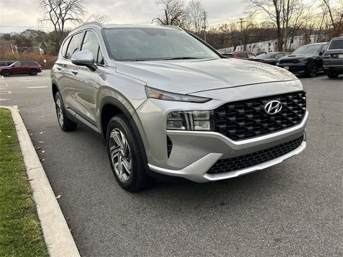 Used 2023 Hyundai Santa Fe SEL image 2