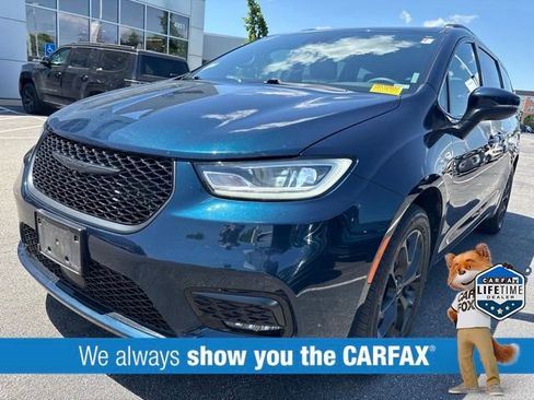 Used 2023 Chrysler Pacifica Touring-L w/ S Appearance Package AWD/4WD image 2