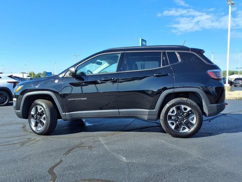 Used 2018 Jeep Compass Trailhawk w/ Leather Interior Group AWD/4WD image 30