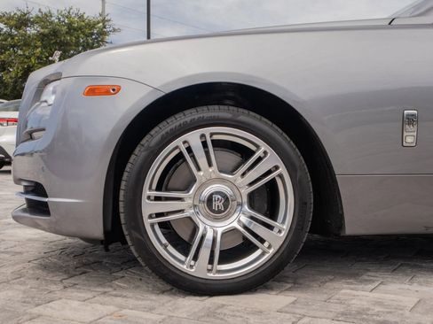 Used 2019 Rolls-Royce Wraith RWD image 13