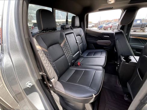 Used 2024 GMC Canyon Denali image 21