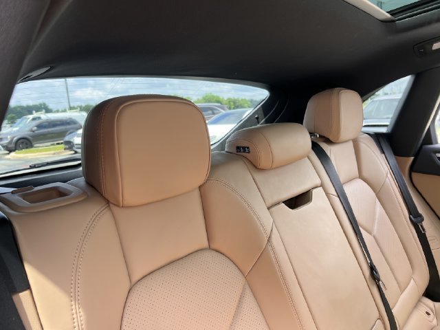 Used 2023 Porsche Macan Turbo AWD/4WD image 34