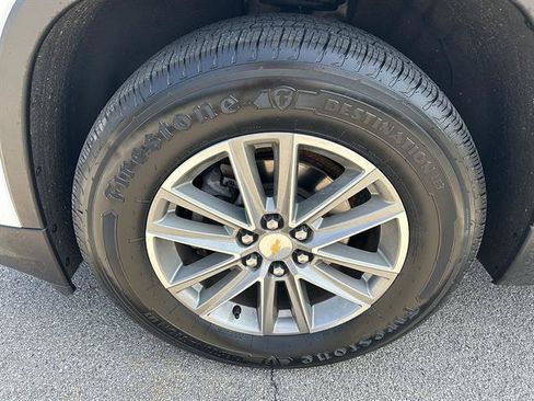 Certified 2023 Chevrolet Traverse LT AWD/4WD image 9