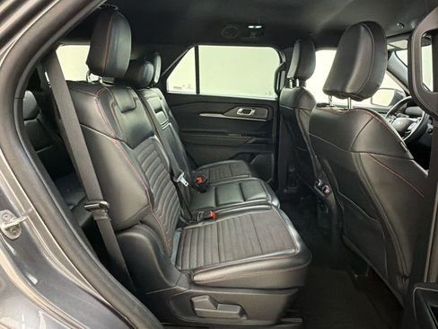 Certified 2025 Ford Explorer ST-Line w/ ST-Line Street Pack AWD/4WD image 32