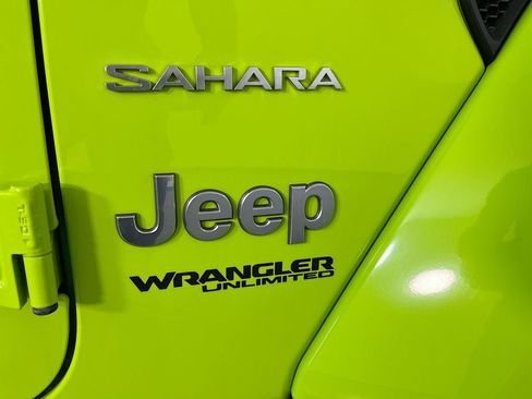 Used 2021 Jeep Wrangler Unlimited Sahara w/ Uconnect 4C Nav & Sound Group AWD/4WD image 39
