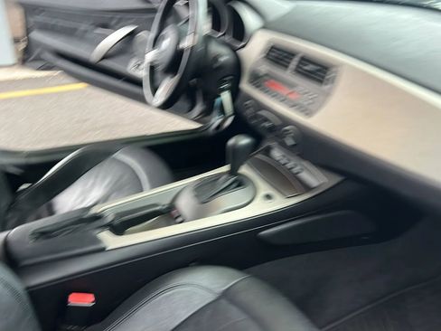 Used 2004 BMW Z4 2.5i image 23