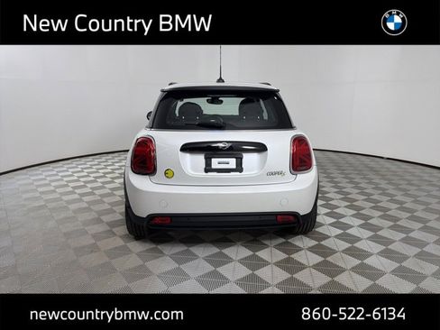 Used 2024 MINI Cooper SE w/ Signature Upholstery Package image 6