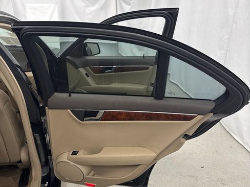 Used 2011 Mercedes-Benz C 300 4MATIC Sedan image 30