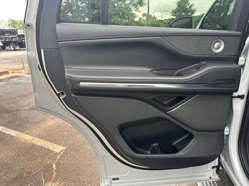 New 2026 Lincoln Navigator Reserve AWD/4WD image 21
