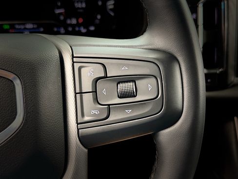 Used 2023 GMC Yukon XL Denali AWD/4WD image 23