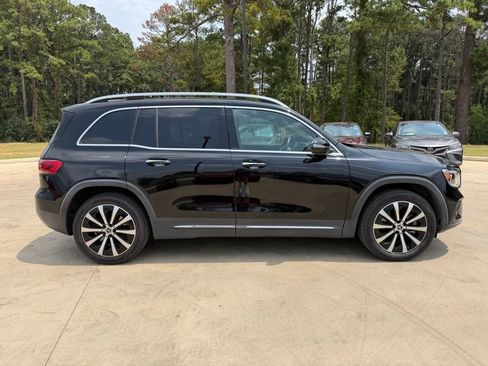 Used 2023 Mercedes-Benz GLB 250 image 3
