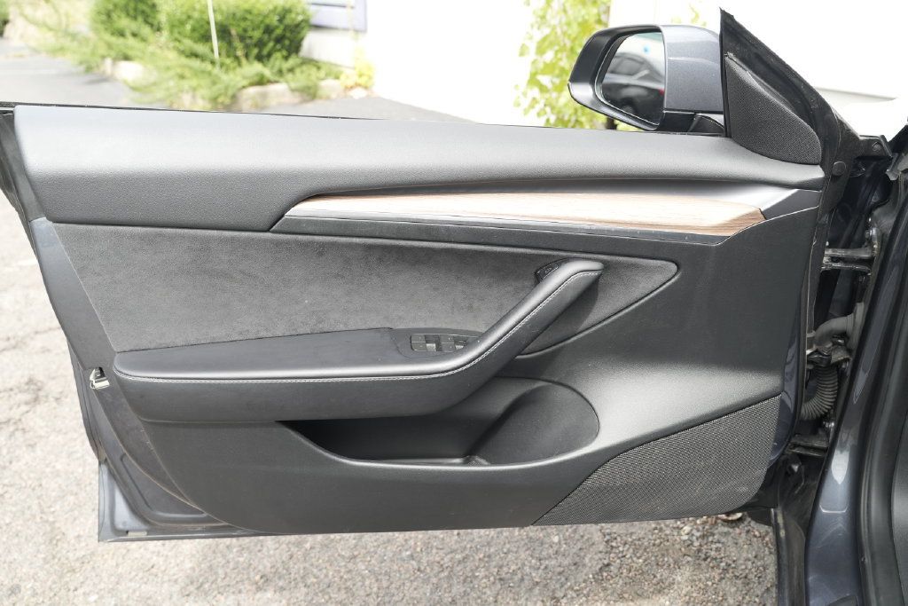 Used 2023 Tesla Model 3 Standard Range RWD image 21