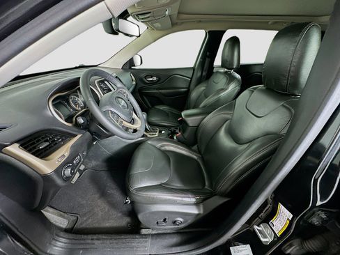 Used 2015 Jeep Cherokee Latitude w/ Comfort/Convenience Group FWD image 13