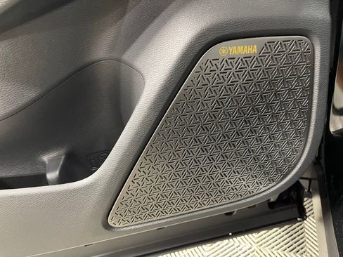 New 2025 Mitsubishi Outlander SE image 22