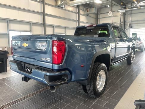 Used 2024 Chevrolet Silverado 3500 High Country w/ Technology Package image 19