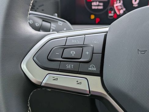 New 2026 Volkswagen Tiguan SE FWD image 34