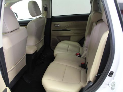 Used 2018 Mitsubishi Outlander GT AWD/4WD image 23
