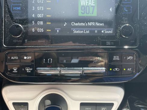 Used 2018 Toyota Prius Three w/ Advanced Technology Package FWD image 39