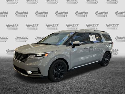 Used 2023 Kia Carnival SX image 6