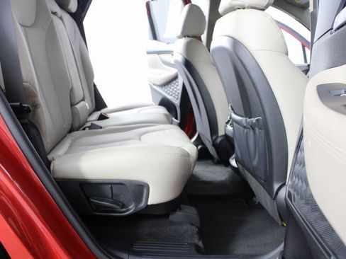 Used 2022 Hyundai Santa Fe SEL w/ Convenience Package image 19