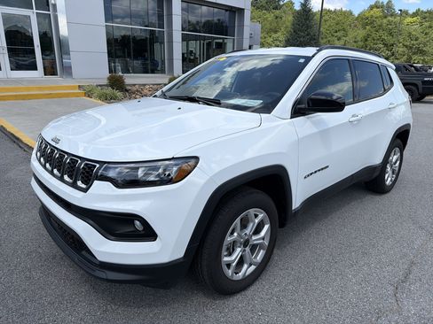 New 2026 Jeep Compass Latitude AWD/4WD image 2