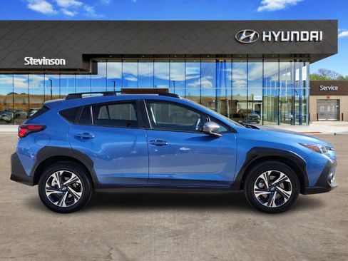 Used 2024 Subaru Crosstrek 2.0i Premium image 4