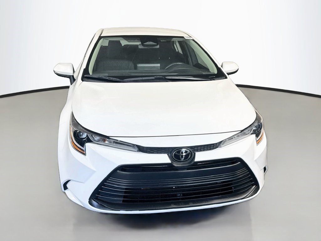 Used 2024 Toyota Corolla LE FWD image 2