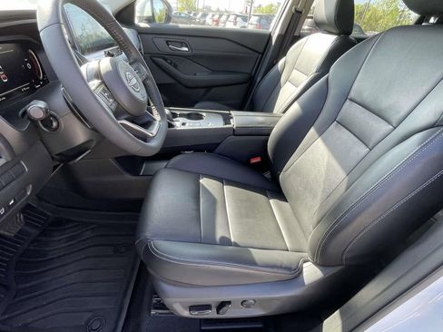 Used 2024 Nissan Rogue SL image 13