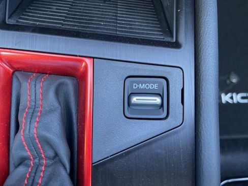 New 2025 Nissan Kicks SR image 25