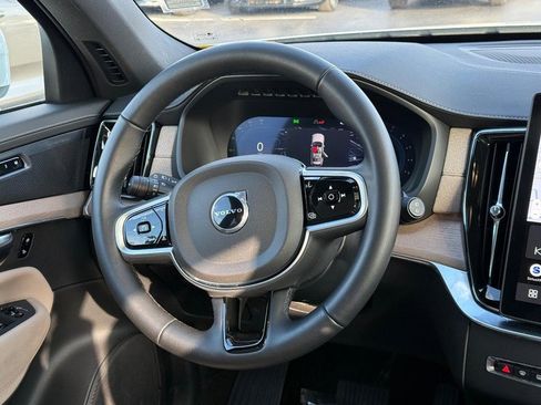 Certified 2025 Volvo XC90 B6 Plus image 13