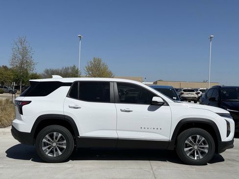 New 2026 Chevrolet Equinox LT image 3