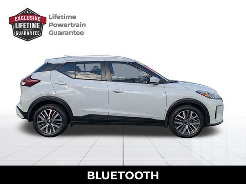 Certified 2024 Nissan Kicks SV image 2