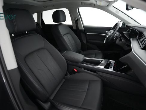 Used 2024 Audi Q8 e-tron Premium Plus AWD/4WD image 21