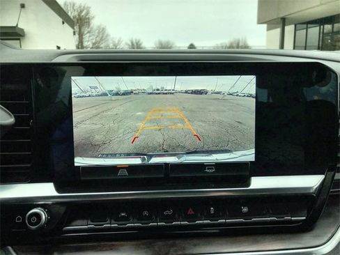 Used 2025 GMC Sierra 1500 SLT image 17