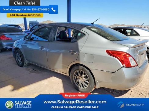 Used 2014 Nissan Versa SV FWD image 3