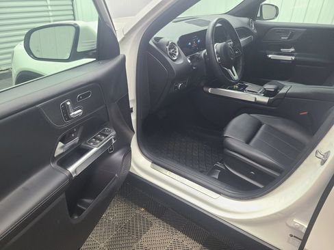 Used 2021 Mercedes-Benz GLB 250 4MATIC image 20