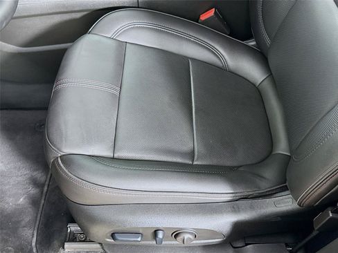 Used 2023 Chevrolet Traverse RS AWD/4WD image 21