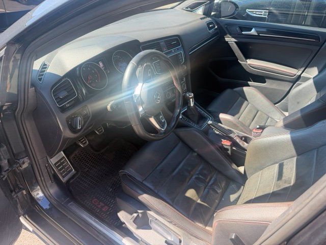 Used 2017 Volkswagen GTI SE FWD image 2