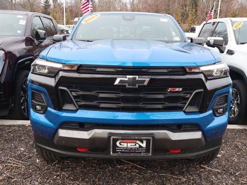Certified 2024 Chevrolet Colorado Z71 w/ LPO, Dark Essentials Package image 2
