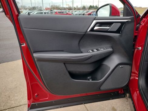 New 2025 Mitsubishi Outlander SE image 29