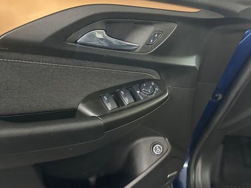 Used 2022 Chevrolet TrailBlazer ACTIV w/ Sun and Liftgate Package image 9