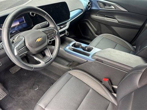 Certified 2024 Chevrolet Equinox EV LT image 8